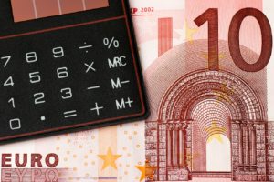 Certaines banques françaises vont geler leurs tarifs bancaires en 2023