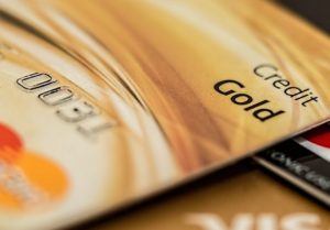 Quelle banque en ligne propose la Mastercard Gold ?