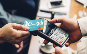 Chez Carrefour Banque, le plafond du paiement sans contact passe à 100€