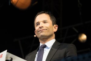 Le revenu universel comme antidote aux crises selon Benoît Hamon