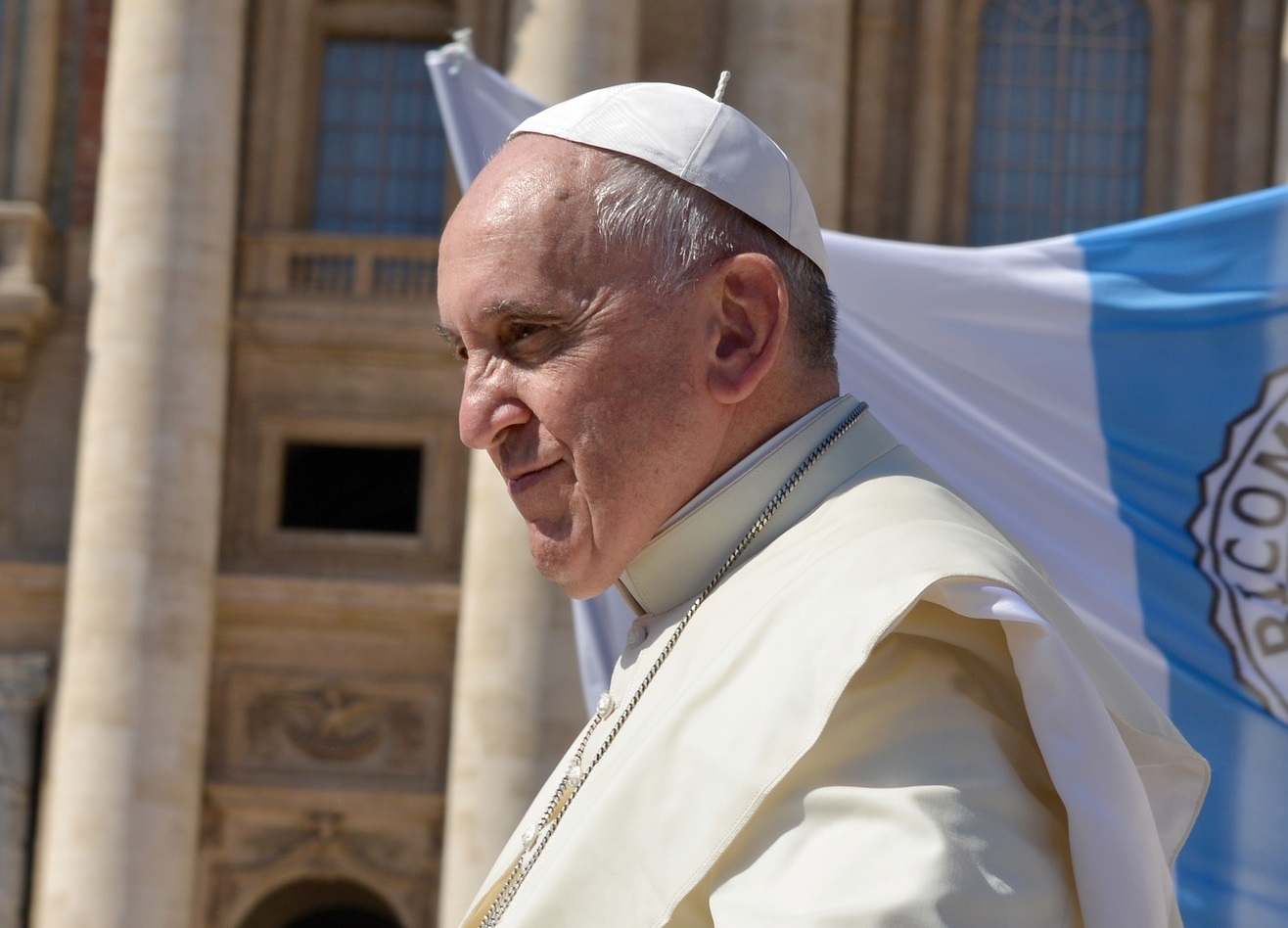Le pape François suggère un revenu universel de base