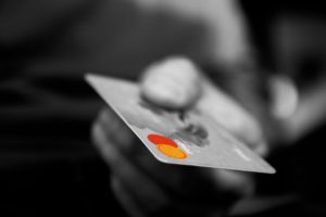 Comment avoir une carte bancaire gratuitement ?